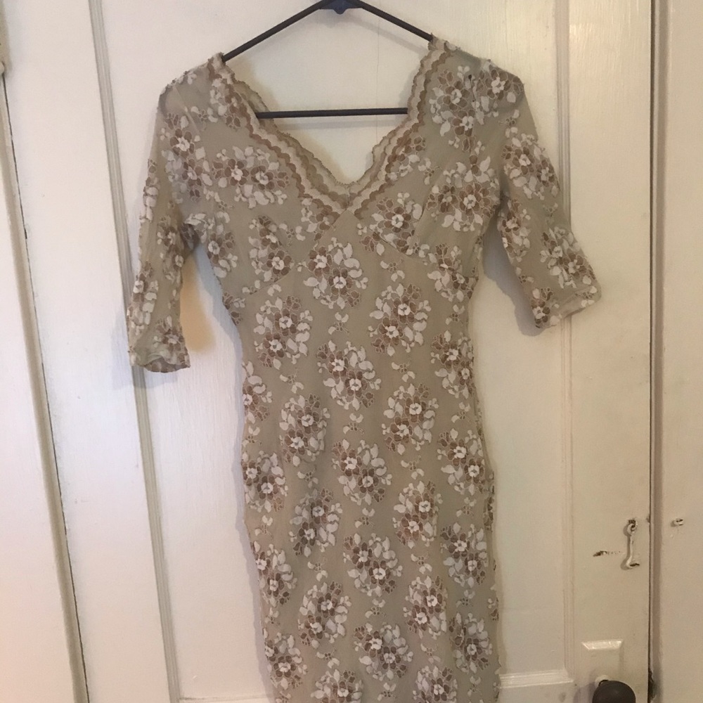 Vintage lace bodycon dress
